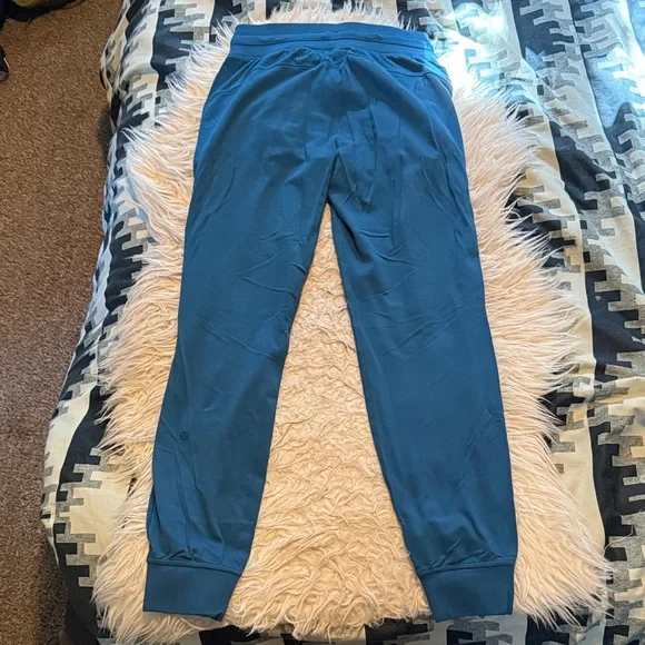 Lululemon jogger pants - Picture 4 of 4